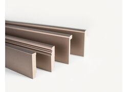 Sockelleisten in Bronzeoptik mit Profilvarianten