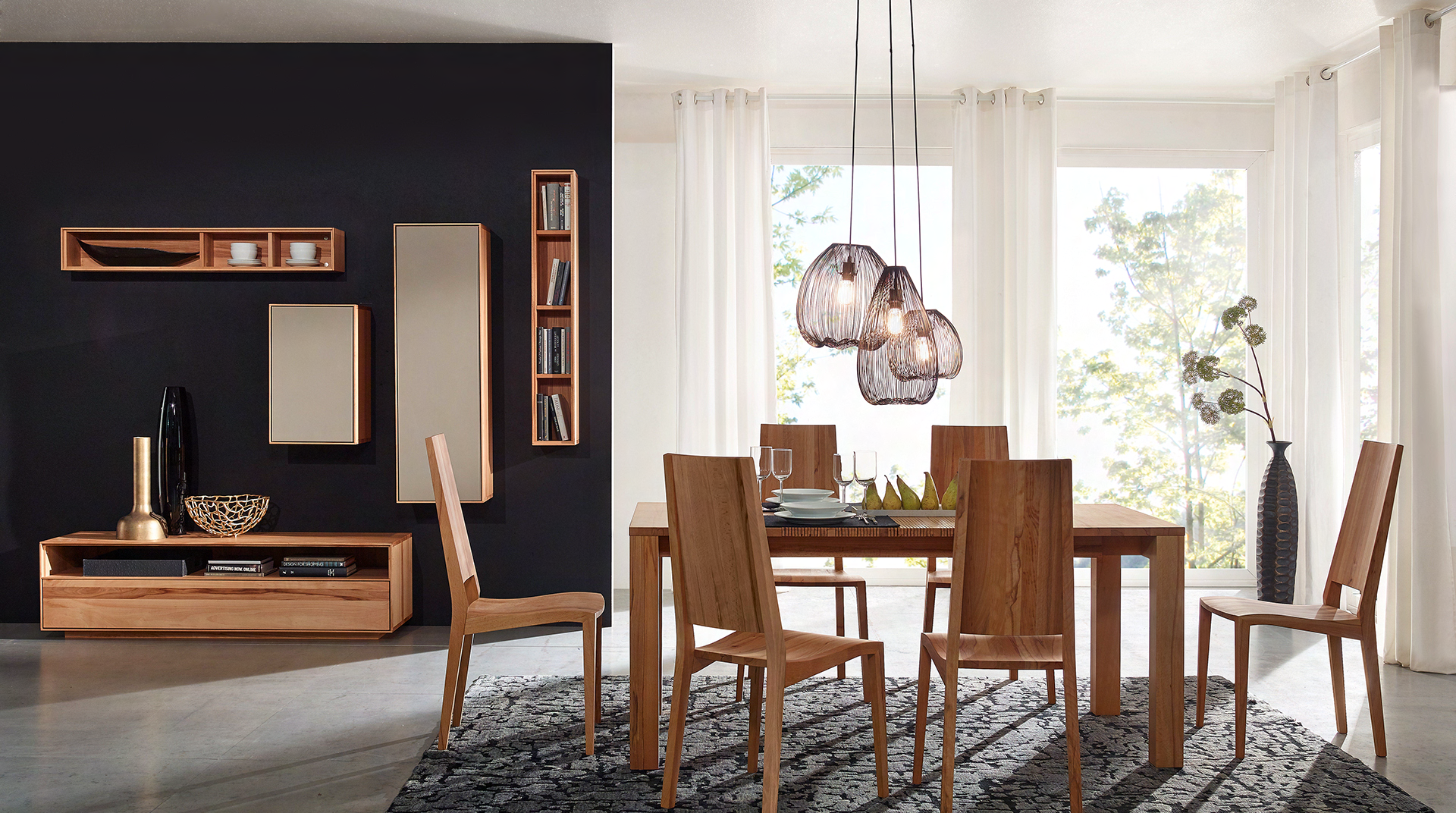 die holzschmiede® Esszimmer mit Stühlen und Tisch aus Holz, genannt Jaso und LA, jeweils behandelt mit Möbelöl von Biofa. | © die holzschmiede®
