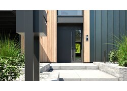 Moderner Hauseingang mit Busch-Welcome® IP System | © ABB AG BUSCH-JAEGER