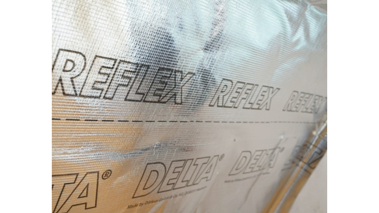 DELTA-REFLEX Dampfbremse, alukaschiert glänzend.