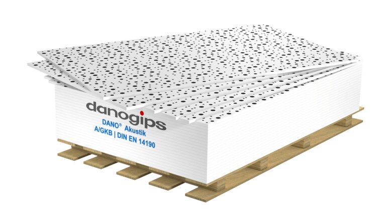 Weiße Gipskartonplatten auf Holzpalette, feuerbeständig.