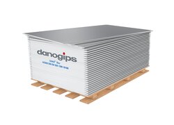 Weiß Gipskartonplatten auf Holzpalette, feuerbeständig.