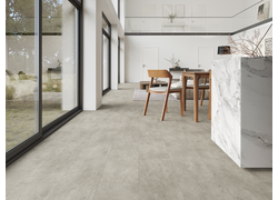 Heller Bodenbelag in Steinoptik in modernem Loft-Wohnbereich.