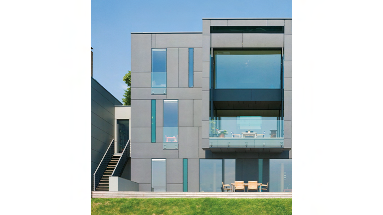 Ansicht graue Außenfassade Haus, Referenz EQUITONE 1