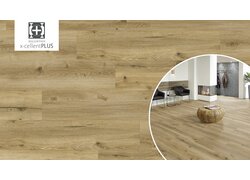 Heller Holzvinylboden mit modernem Wohnbereich.