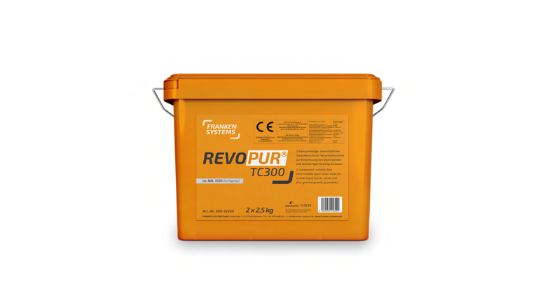Orangener Eimer mit REVOPUR® TC 300