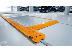 Parkpalette, automatisches Verschiebesystem, Tiefgarage, orange Führung, effizient