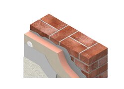 Hochleistungs-Vakuumdämmplatte als Teil eines WDVS-Fassadenaufbaus.