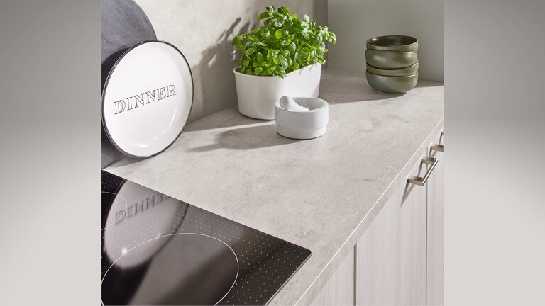 Arbeitsplatte Elementa Plus in der Variante K754 Titania Grey Cloud Granada