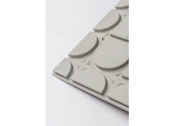 Systemplatte für Fußbodenheizung mit vorgefertigten Formelementen