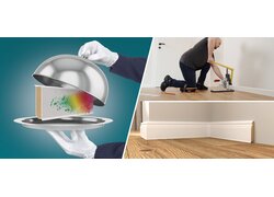 Montage und Präsentation verschiedener weißer Sockelleisten auf Parkett.