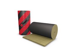 Aus Steinwolle bestehende Lamellenmatte, kaschiert mit einer Aluminiumfolie in schwarzer Optik. Eine verpackte Rolle und eine Rolle liegend, leicht ausgerollt.