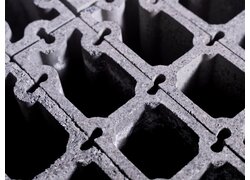 SEMBLA Mauerwerksystem, Beton-Hohlblocksteine mit einem speziellen Verbindungsprofil für den Mauerbau.
