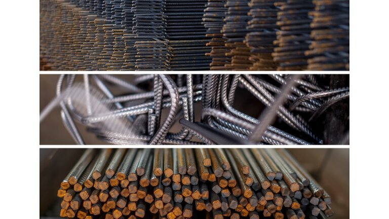 gestapelte Bewehrungsgitter oder Matten, die zur Flächenbewehrung genutzt werden.