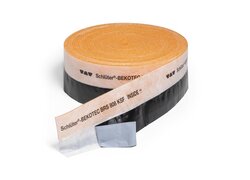 Eine orangefarbene Rolle Schlüter-BEKOTEC-BRS/KSF Randstreifen aus geschlossenzelligem Polyethylenschaum mit einem Klebestützfuß, der ober- und unterseitig einen Klebestreifen zur Fixierung aufweist.