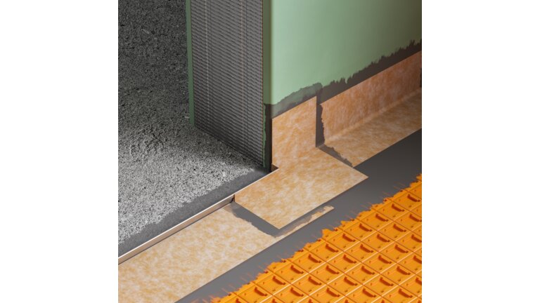 Bauwand mit Abdichtung, orange Matte Boden.