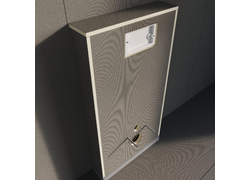 Graue Wandplatte mit eingelassenem Spülkastenausschnitt.