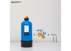 Kalkschutzanlage MACAT inside zur Reduzierung von Kalkablagerungen in Trinkwasserinstallationen. Abgebildet mit passender Ventilarmatur und flexiblen Anschlussschläuchen. Herstellung in Deutschland.