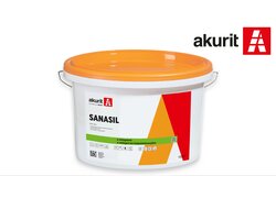 Weiße Farbeimer von akurit mit orangefarbenem Deckel, Produktname „SANASIL“, für wohngesundes Bauen.