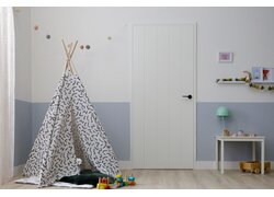 Kinderzimmer mit Tür
