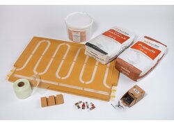 Set mit Baumaterialien für Wandheizungssystem.