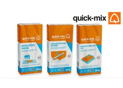 Das Bild zeigt drei Verpackungen der quick-mix Ausgleichsmassen Produktserie, darunter "Ausgleichsmasse", "Ausgleichsmasse flexibel" und "Ausgleichsmasse XXL". Jede Verpackung wiegt 20 kg. quick-mix ist eine Marke von Siovert, spezialisiert auf Baustoffe und Lösungen zur Fußbodengestaltung. Schlüsselwörter: quick-mix, Ausgleichsmasse, Fußbodengestaltung, Baustoffe, flexible Ausgleichsmasse, XXL Ausgleichsmasse, 20 kg, Siovert