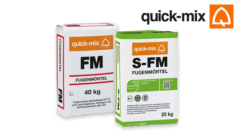 Zwei Säcke quick-mix Fugenmörtel (FM und S-FM) nebeneinander.
