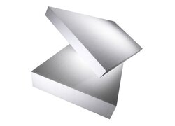 Zwei weiße Dämmplatten