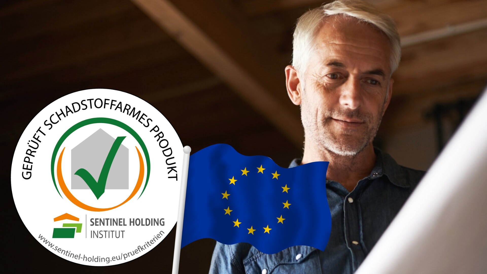 Mann insipiziert Bauplan. Davor ist das SHI-Schadstoffgeprüft-Siegel mit europäischer Flagge